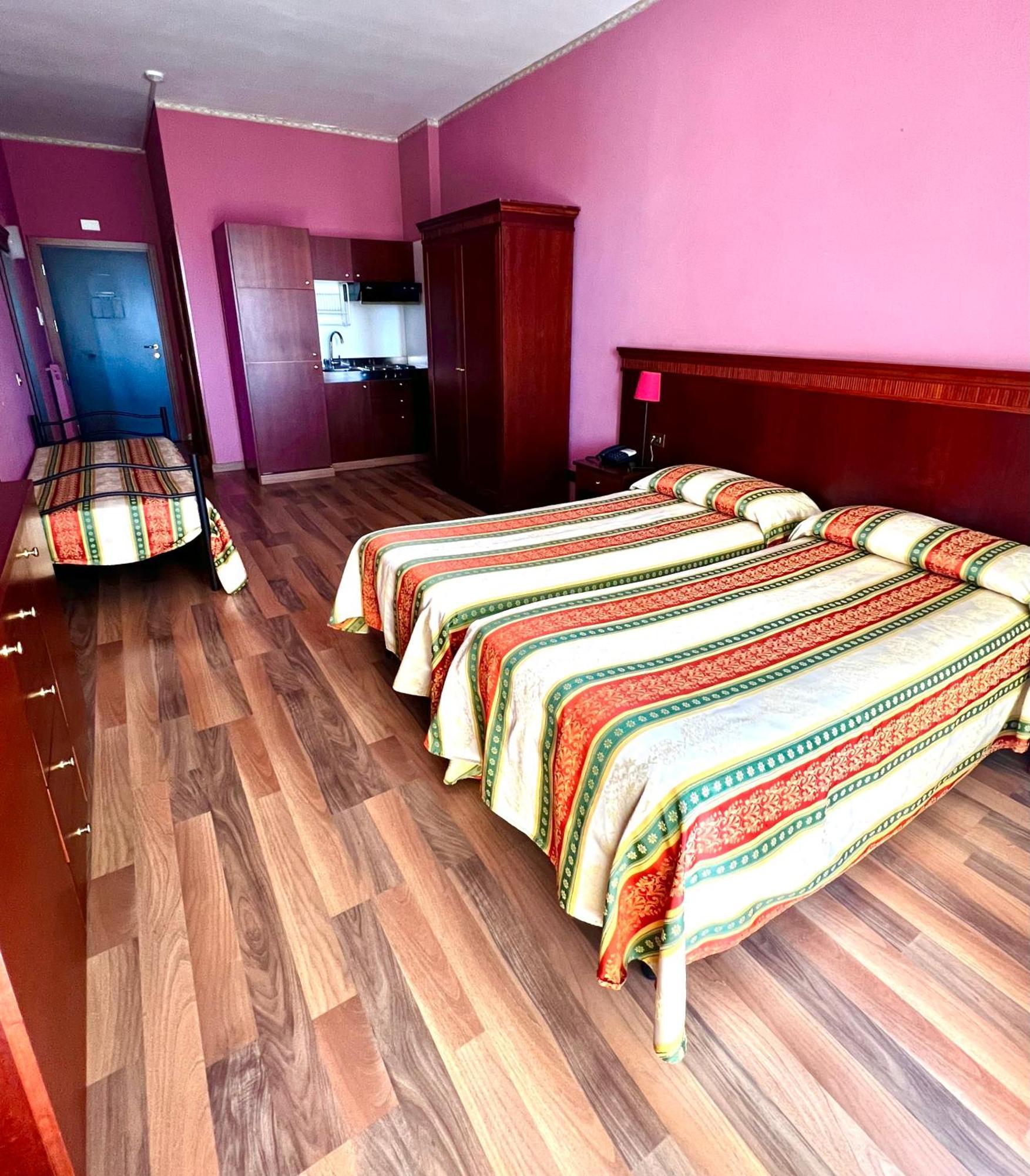 Parco Tirreno Hotel Rome Exterior photo